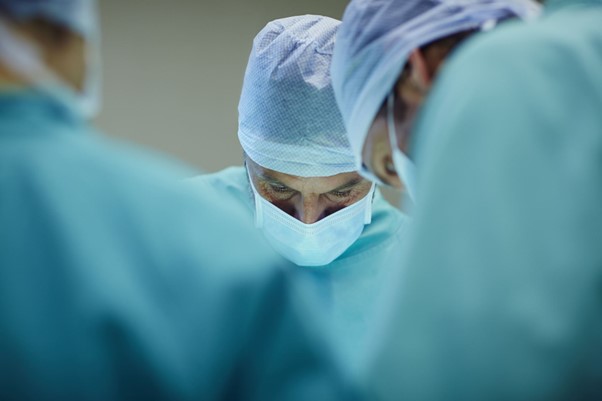 an image of surgeons 